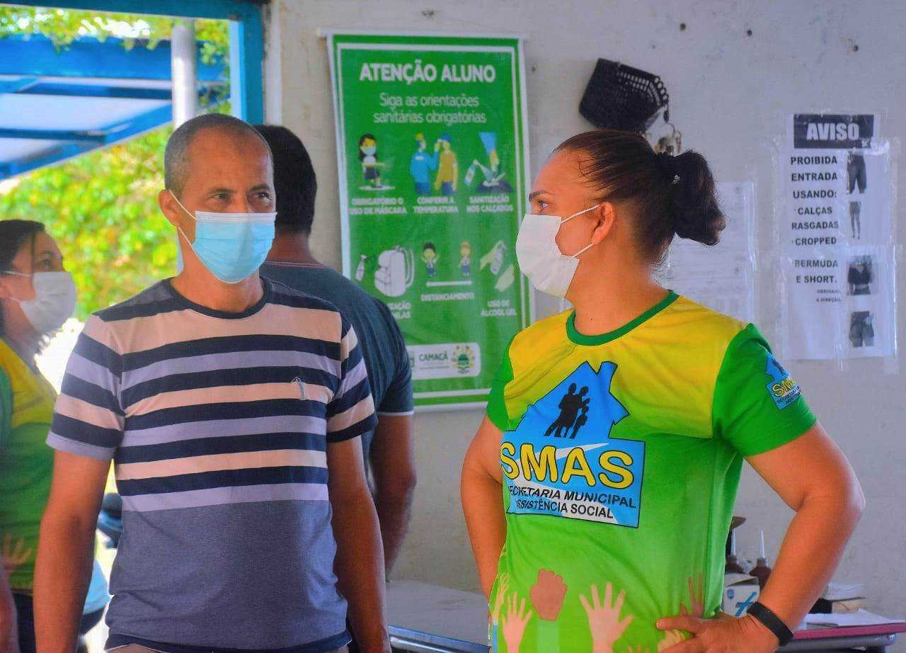 Camacã: Prefeito Paulo do Gás acompanha entrega de donativos as famílias atingidas pelas chuvas